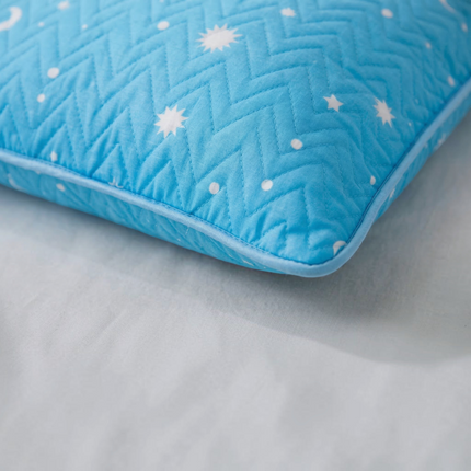 Madhome.ro light blue quilted pillow with white star and chevron pattern, made of soft breathable microfiber
