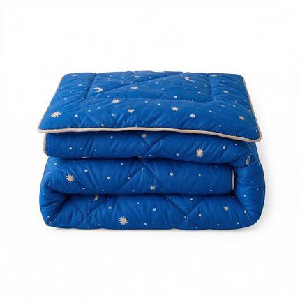 Madhome.ro blue quilted spring duvet with star and moon pattern, folded neatly on a white background.