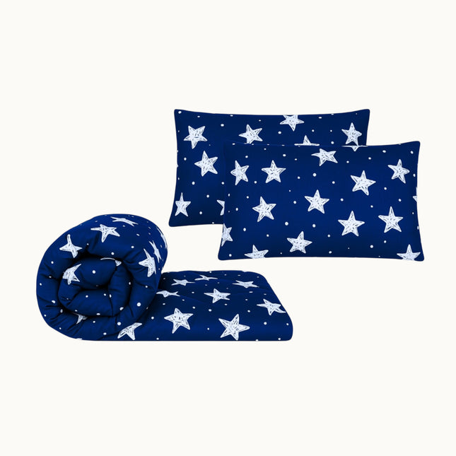 Madhome.ro quilted duvet and two pillows set in deep blue with white star pattern, made of soft microfiber.