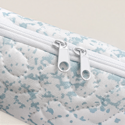 Madhome.ro memory foam mattress topper featuring a white quilted cover with blue Aloe Vera pattern and zipper detail