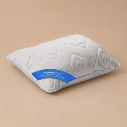 Madhome.ro antimicrobial and antifungal white pillow with quilted microfiber cover and 3D fiber filling.