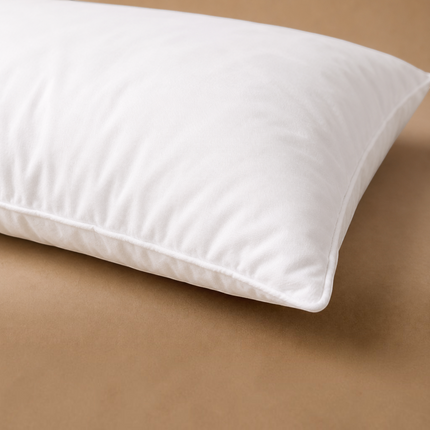 Madhome.ro white hotel-quality pillow with durable percalle cotton-polyester fabric and medium firmness